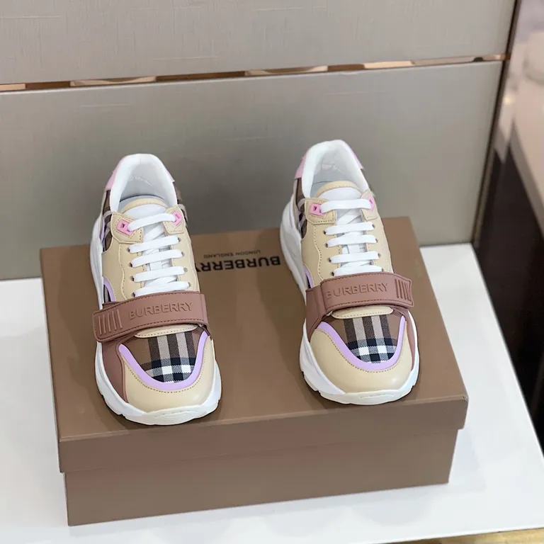 Burberry Shoe 